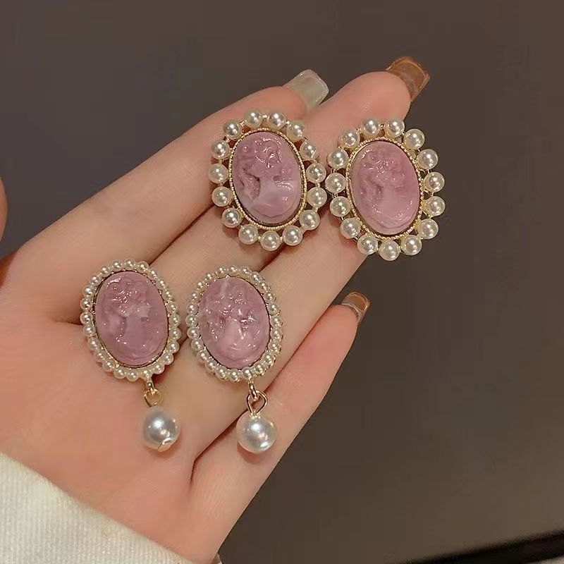 French-style Vintage Earrings With An Elegant High-end And Sophisticated Vibe