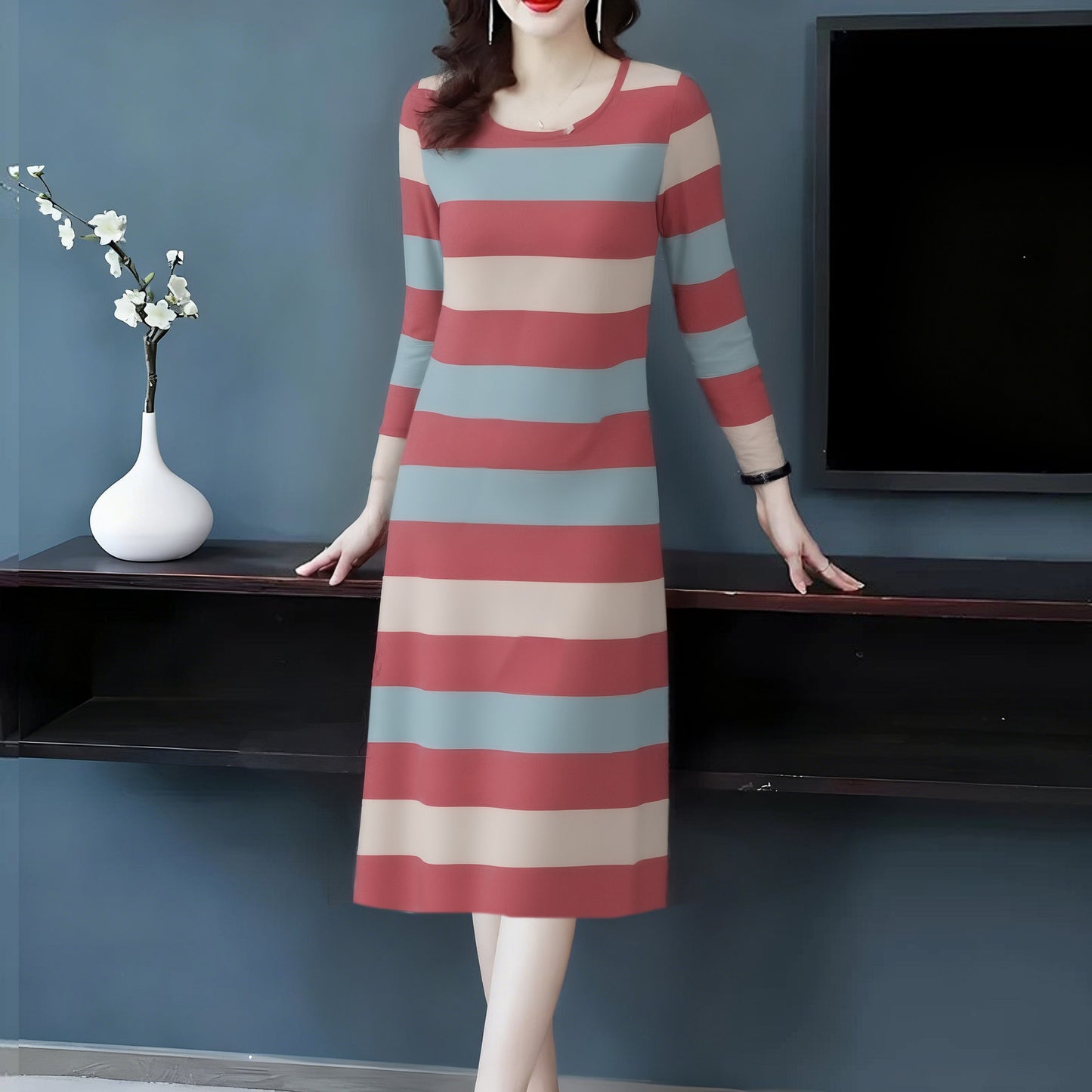 Womens Crew-Neck Slim-Fit Striped Long-Sleeve Dress