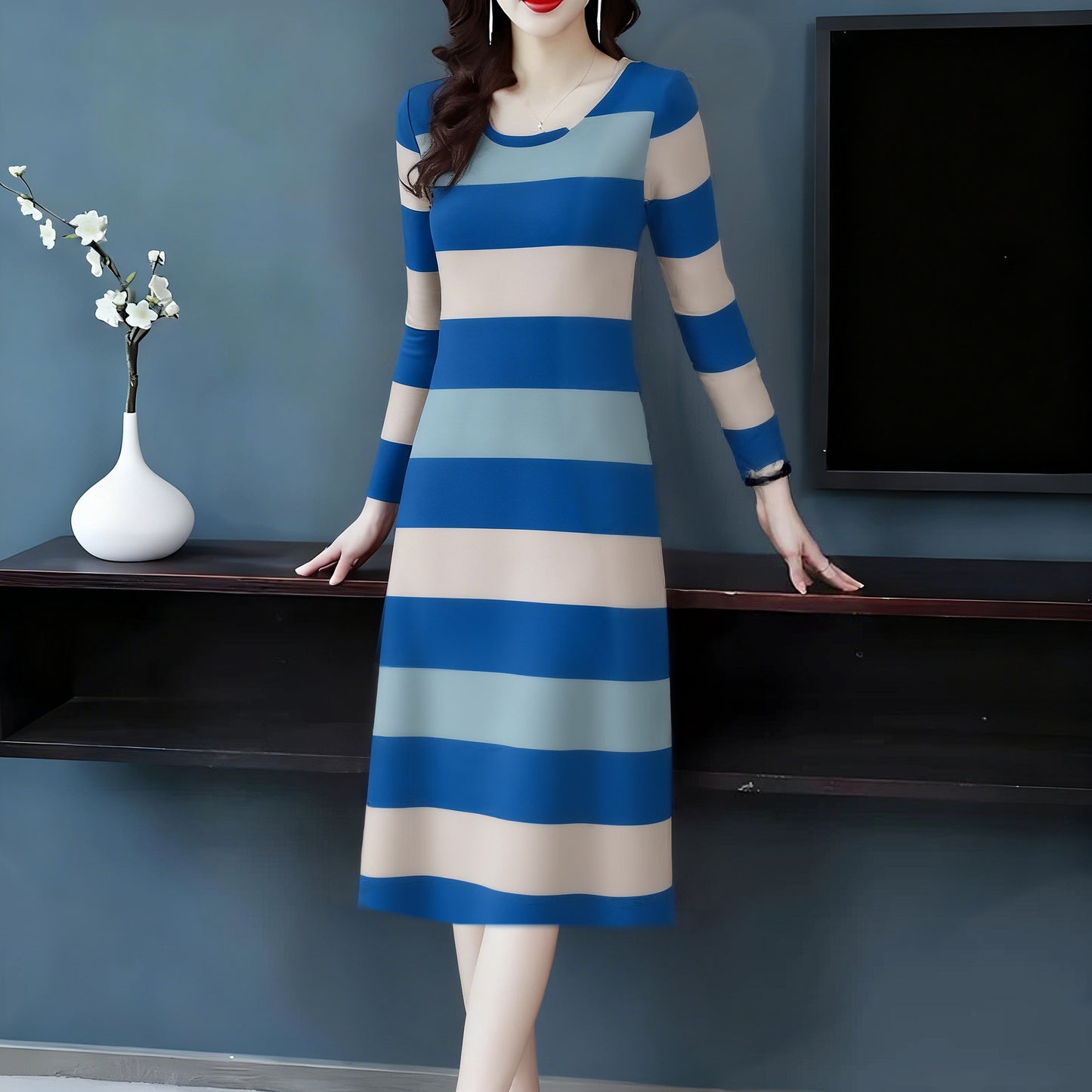 Womens Crew-Neck Slim-Fit Striped Long-Sleeve Dress