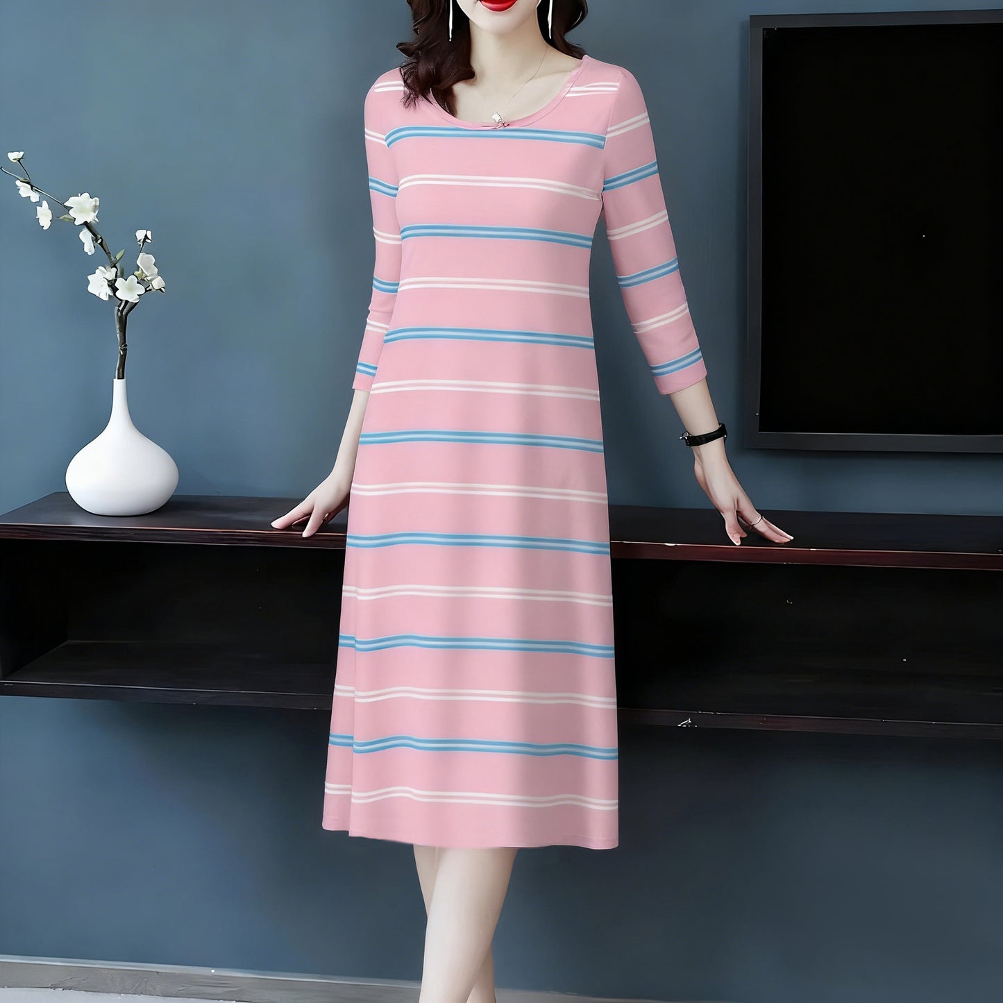 Womens Crew-Neck Slim-Fit Striped Long-Sleeve Dress