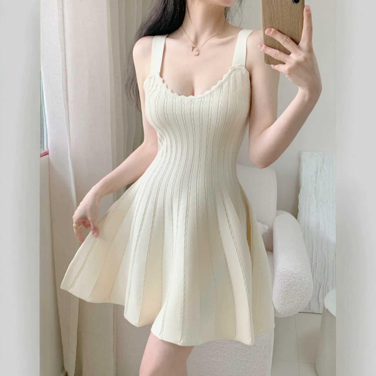 Elegant Short Audrey Hepburn-Style Little Black Dress Womens Summer