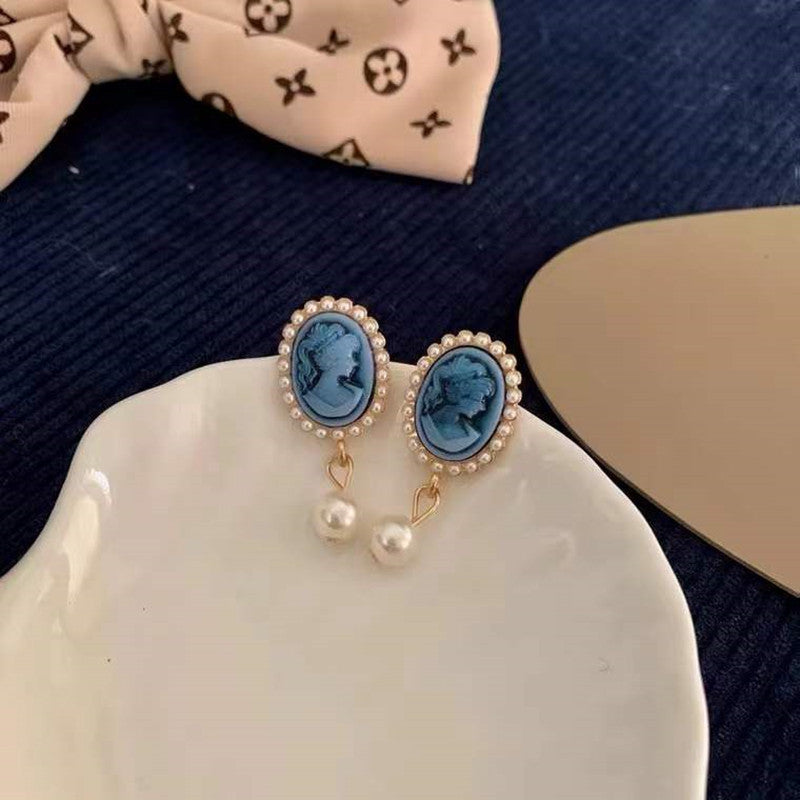 French-style Vintage Earrings With An Elegant High-end And Sophisticated Vibe
