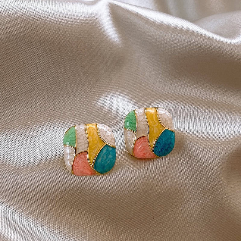 French-style Vintage Earrings With An Elegant High-end And Sophisticated Vibe
