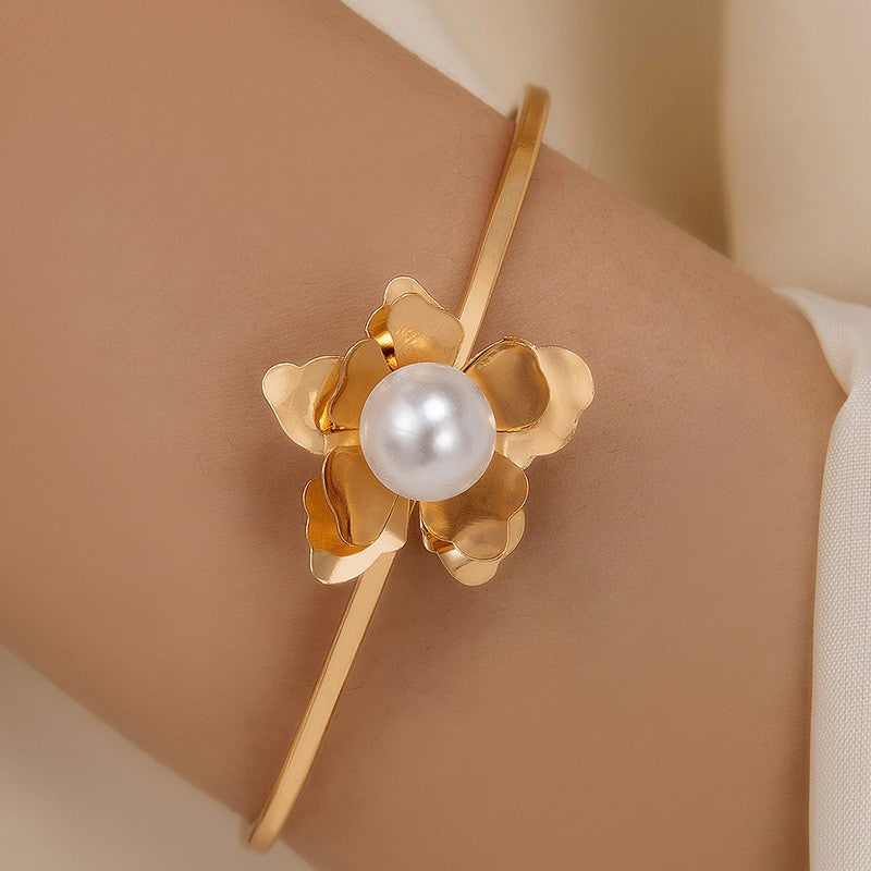 Women's Three-dimensional Flower-inlaid Pearl Single Bracelet