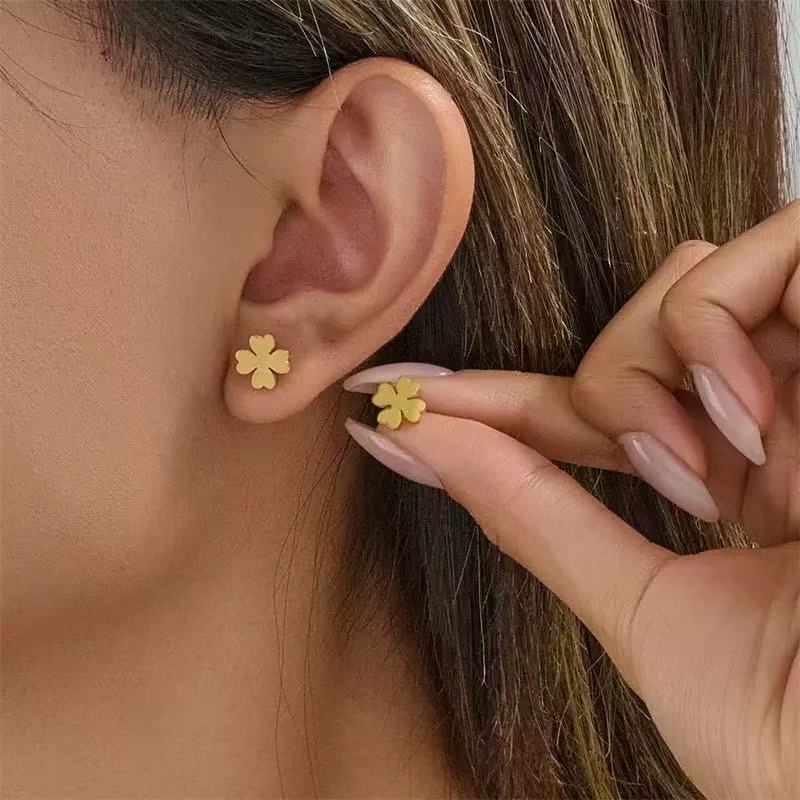 Titanium Steel Does Not Fade, 18K Gold New Four-leaf Clover Earrings, Niche Design With A High-end Feel